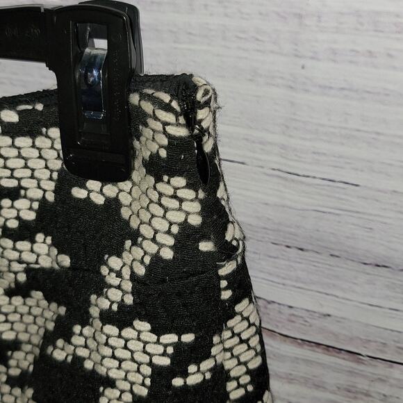 90s Vintage Black White Houndstooth Wool Blend Classic Knee Length Skirt Size 6 - Picture 4 of 5